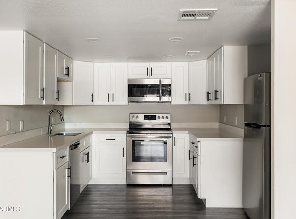7920 E CAMELBACK Road, Scottsdale, AZ 85251
