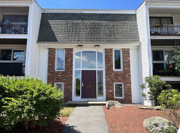 96 Main St, Foxboro, MA 02035