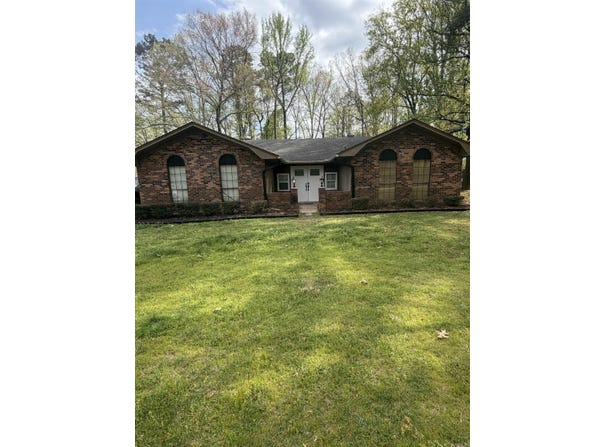 6302 Granada Trail, Pine Bluff, AR 71603