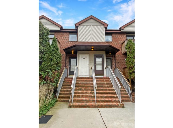 3910 Birchwood Court, North Brunswick, NJ 08902