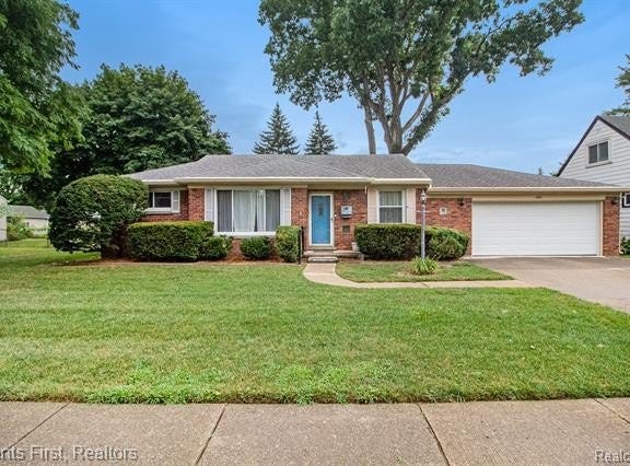 1810 Gilman Street, Garden City, MI 48135