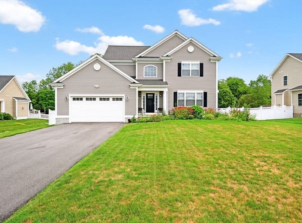 41 High Hill Rd, Swansea, MA 02777