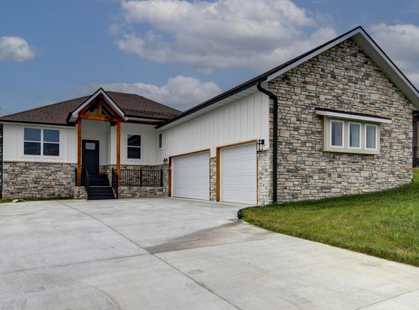 2212 Braxton Court, Ozark, MO 65721