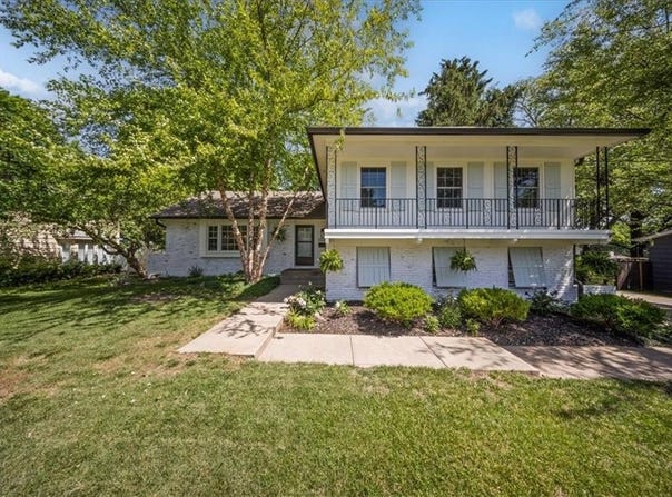 5530 W 85th Street, Overland Park, KS 66207
