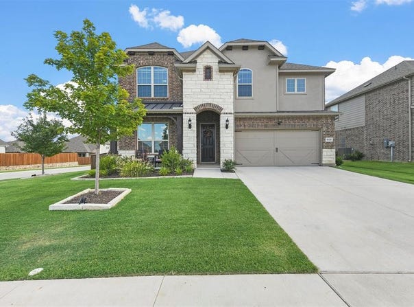 1048 Rosebay Drive, Justin, TX 76247