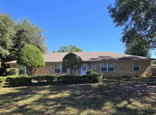 3704 Teri Lynn Dr., Longview, TX 75604