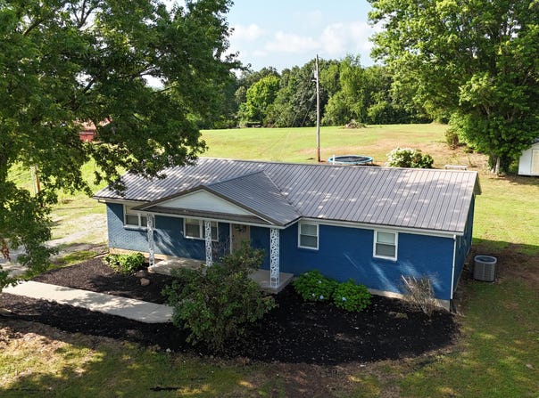 925 Reges Road, Irvine, KY 40336