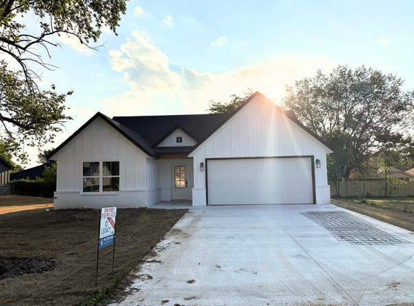 104 Zachary Drive, Grove, OK 74344