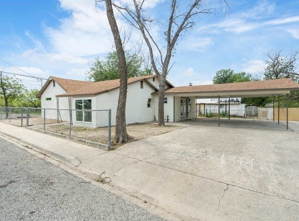 911 Cantu, Del Rio, TX 78840
