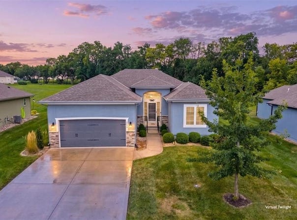 2005 Creek View Lane, Raymore, MO 64083