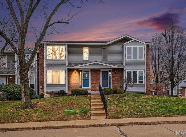 202 King Drive, St Charles, MO 63303