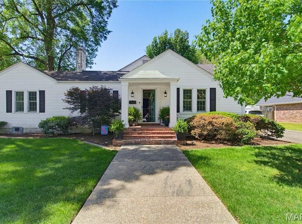 805 Sikes Avenue, Sikeston, MO 63801