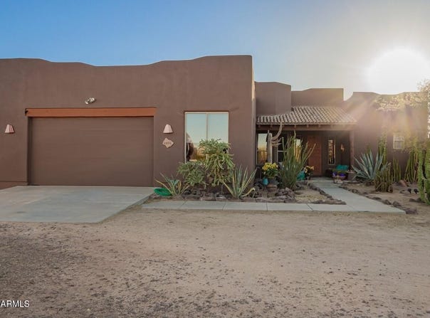 43014 N 12TH Street, New River, AZ 85087