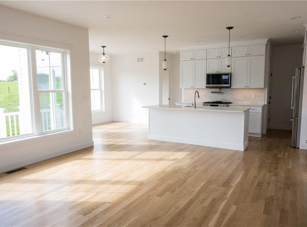 10 Revolution Way, Middletown, RI 02842