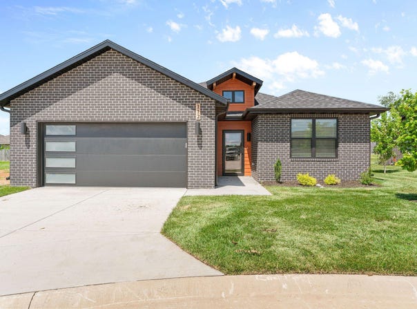 5955 S Farm Road 163, Springfield, MO 65810