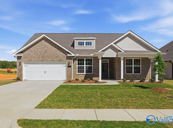 902 Ronnie Drive SE, Hartselle, AL 35640