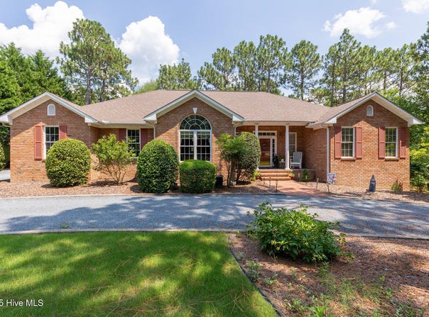 181 James Drive, West End, NC 27376