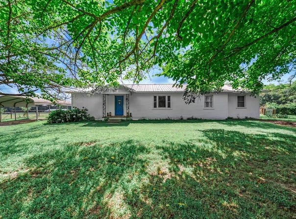 909 County Road Sw 3055, Saltillo, TX 75478