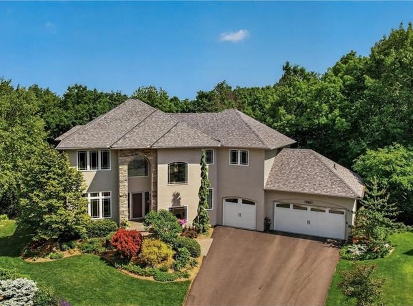 381 Del Rio Drive, Chanhassen, MN 55317