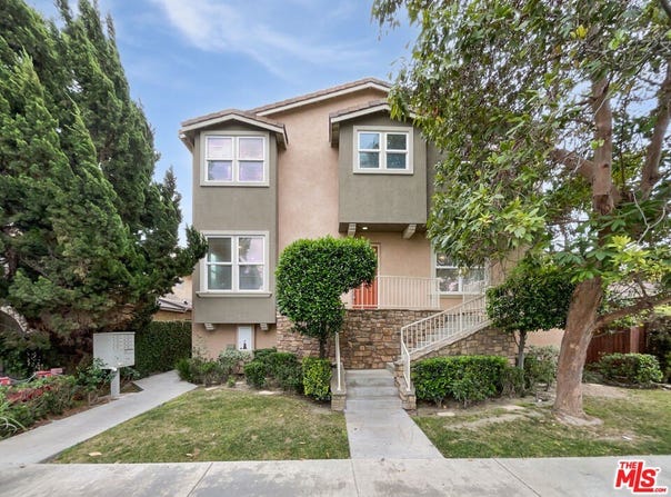 3802 Howard Ave, Los Alamitos, CA 90720