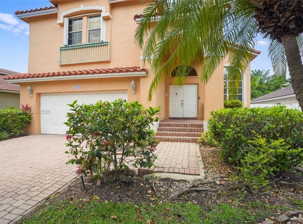 18405 NW 9th Ct, Pembroke Pines, FL 33029