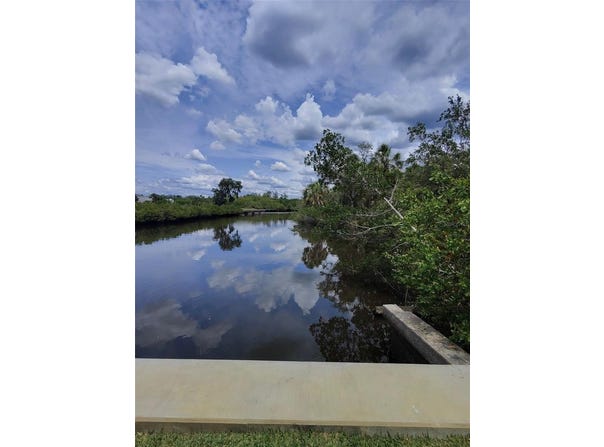 190 MERES BOULEVARD, TARPON SPRINGS, FL 34689