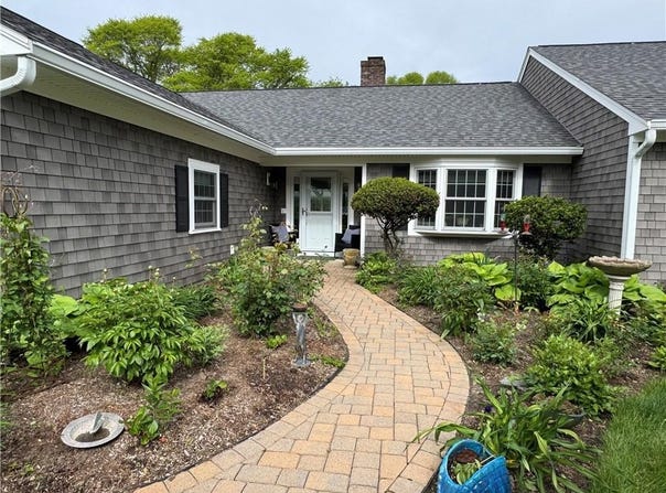172 Young Drive, Portsmouth, RI 02871