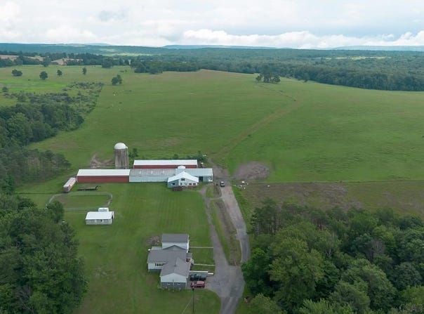 3519-3523 Dark Shade Dr, Windber, PA 15963