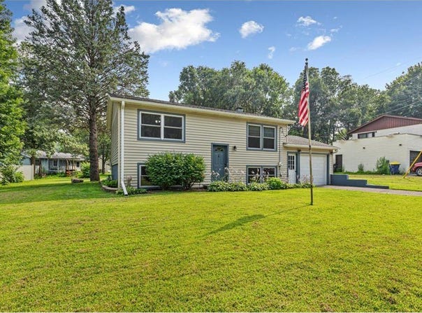 1825 Ladonna Lane, Faribault, MN 55021