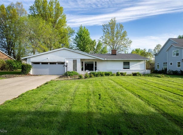 24660 Sittingbourne Lane, Beachwood, OH 44122