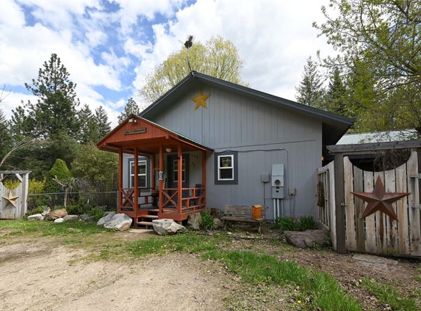 32 Lone Wolf Lane, Trout Creek, MT 59874