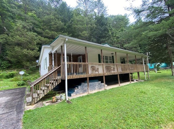 33 TULIP DR, Dingess, WV 25671