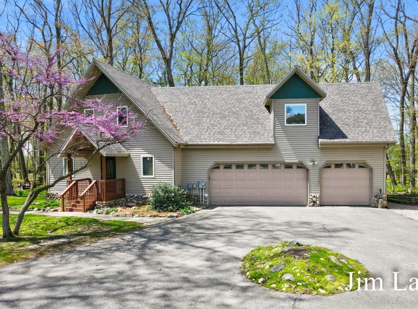 5655 Cozy Point Drive, Newaygo, MI 49337