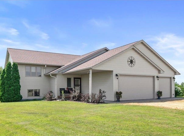 1371 212th Avenue, Star Prairie, WI 54017