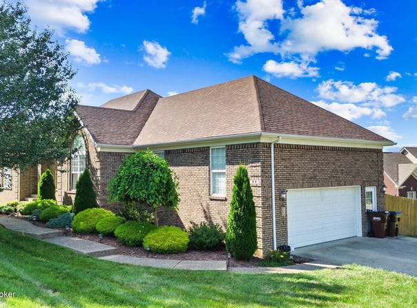 11 Acorn Ct, Taylorsville, KY 40071