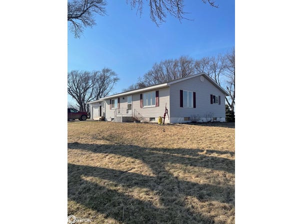 3807 185th Avenue, Lakota, IA 50451