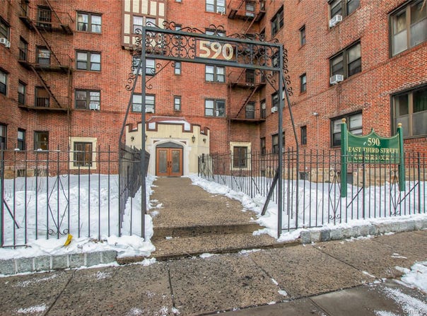 590 E Third Street, Mount Vernon, NY 10553