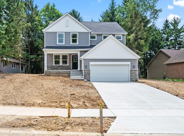 1612 Whispering Pines Lane, Bellefontaine, OH 43311
