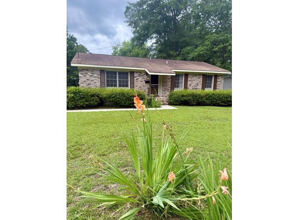 111 Saint Johns, Dothan, AL 36301