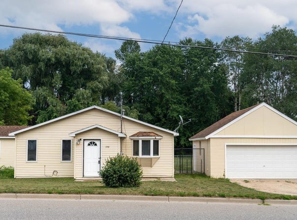 358 N Corning Street, Farwell, MI 48622