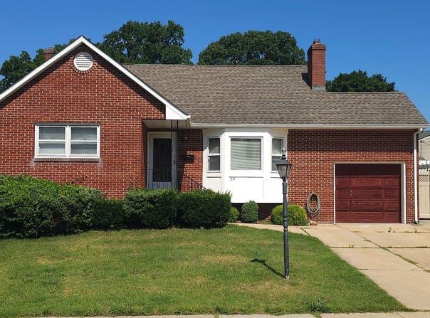 39 MAE Drive, HAMILTON, NJ 08620