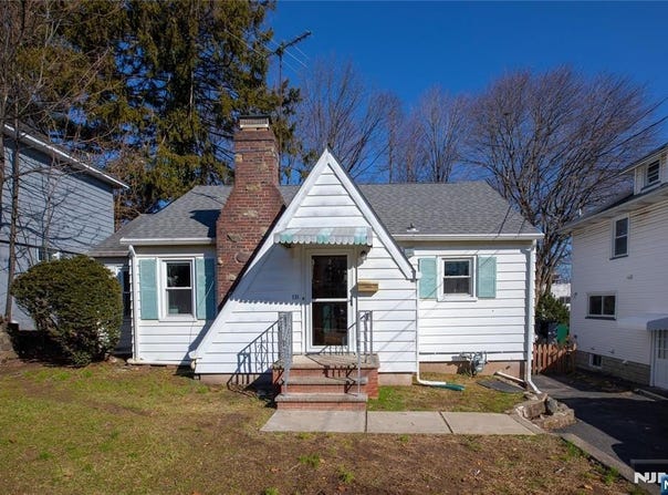 31 Spring Valley Avenue, Paramus, NJ 07652