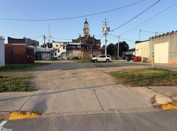 1/2 2nd Avenue NW, Hampton, IA 50441