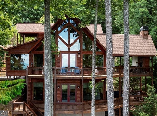 251 Ridge CIR, Blue Ridge, GA 30513