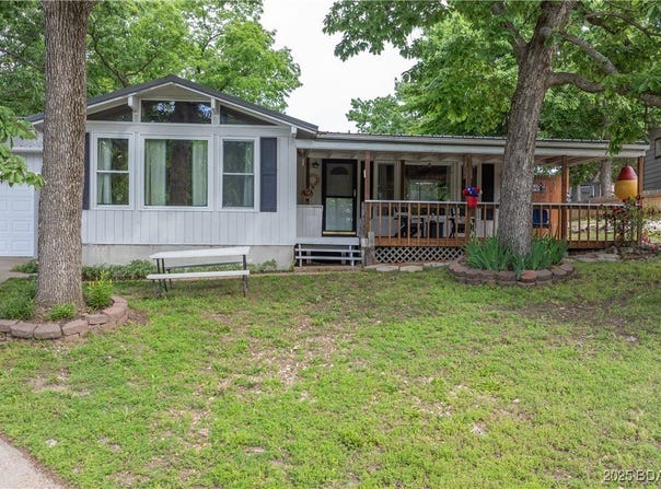28464 Lucky Point Circle, Rocky Mount, MO 65072