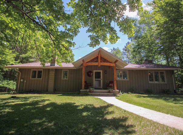 772 LOON LAKE RD, Eagle River, WI 54521