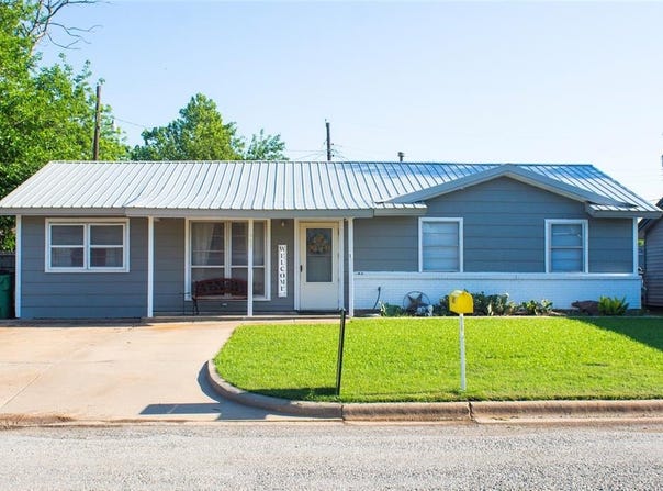 605 N Meandering Street, Frederick, OK 73542