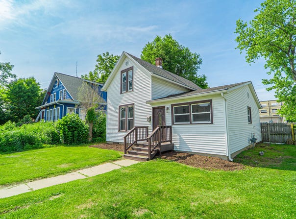 305 Indiana Avenue, Valparaiso, IN 46383