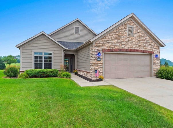 3635 WOODS EDGE Way, DE PERE, WI 54115