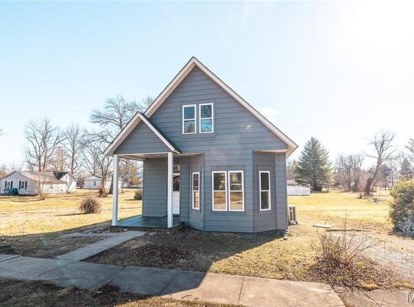 120 E Charles Street, St James, MO 65559